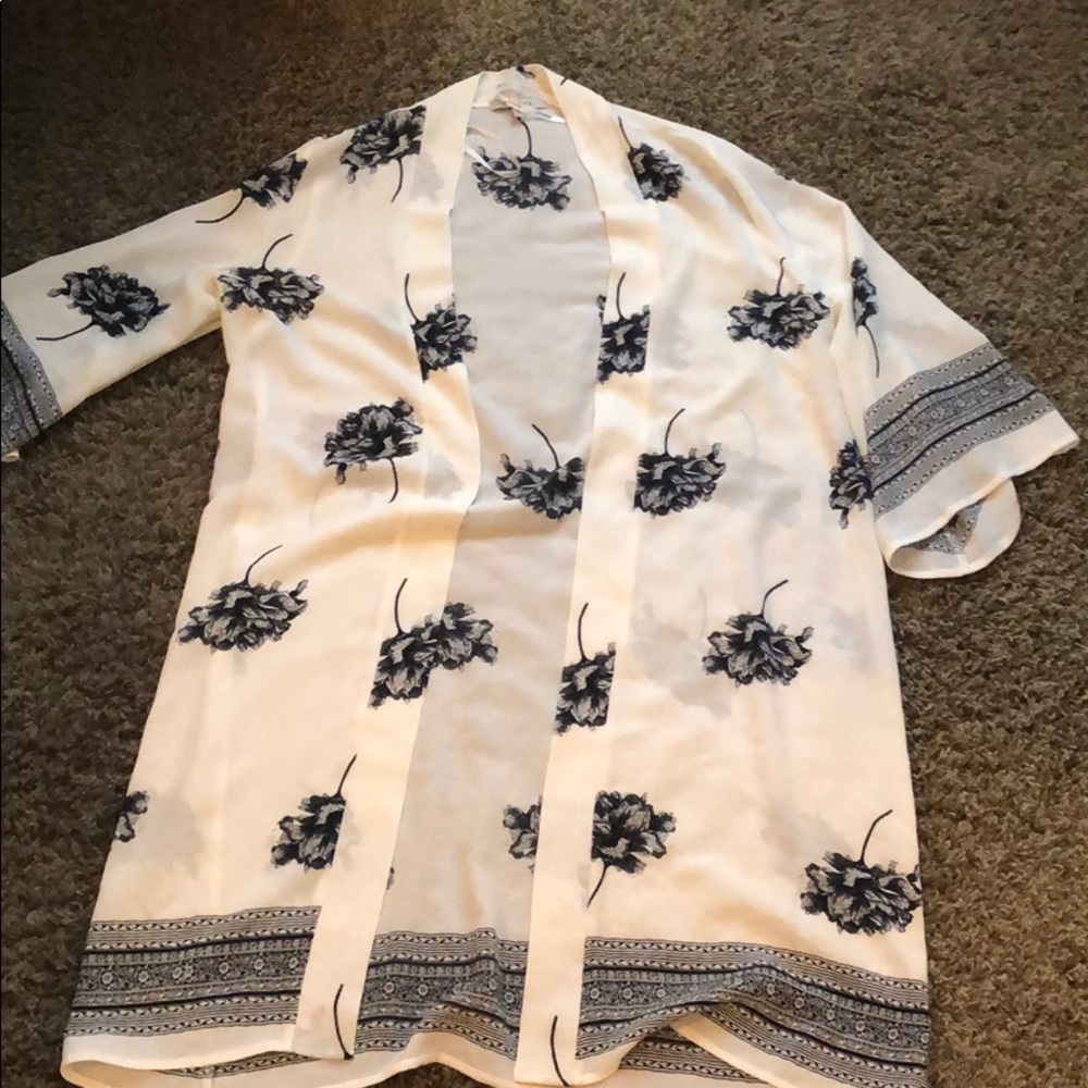 White decorative kimono